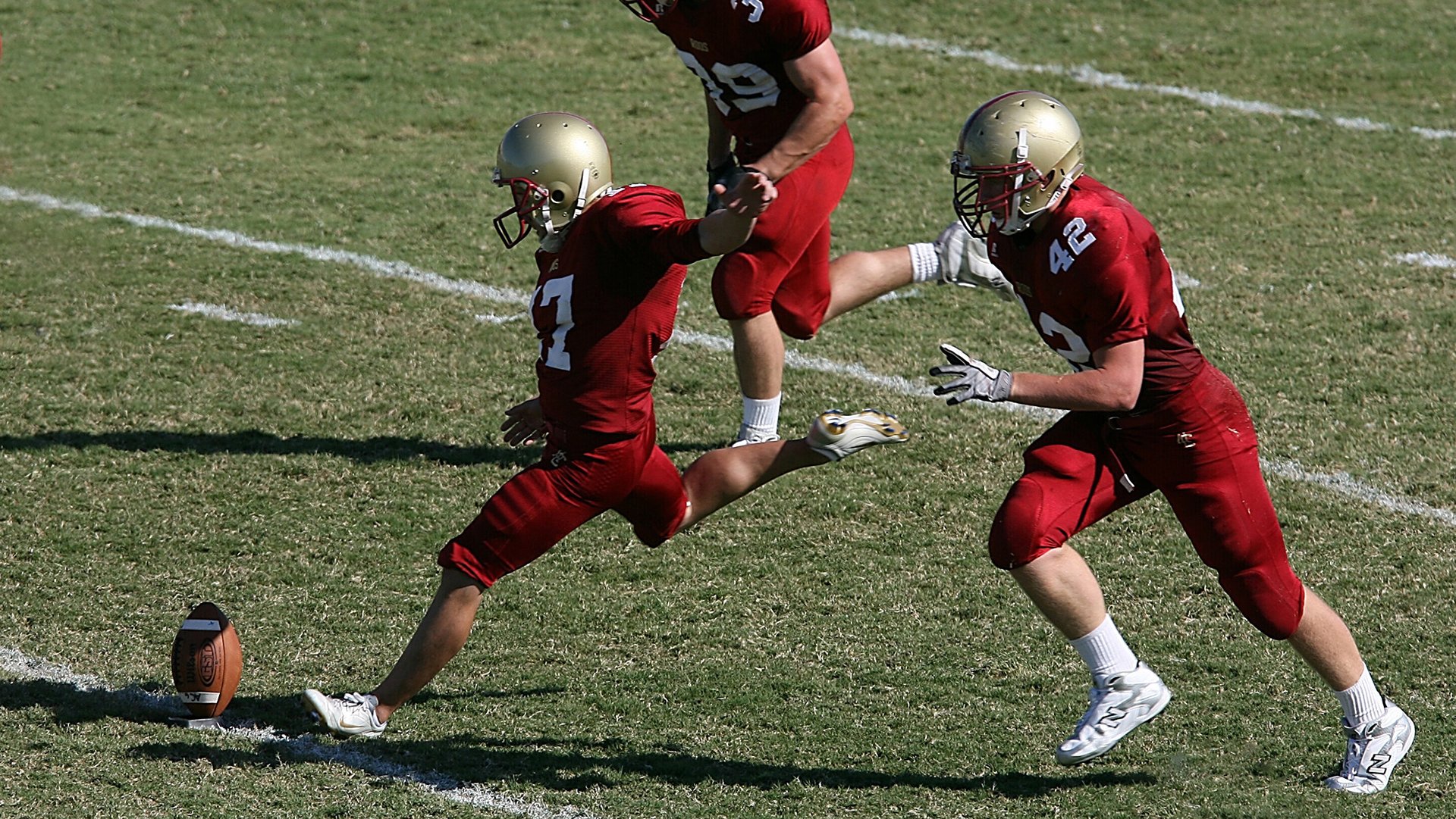 桑普多利亚双中卫联手封堵对手射门