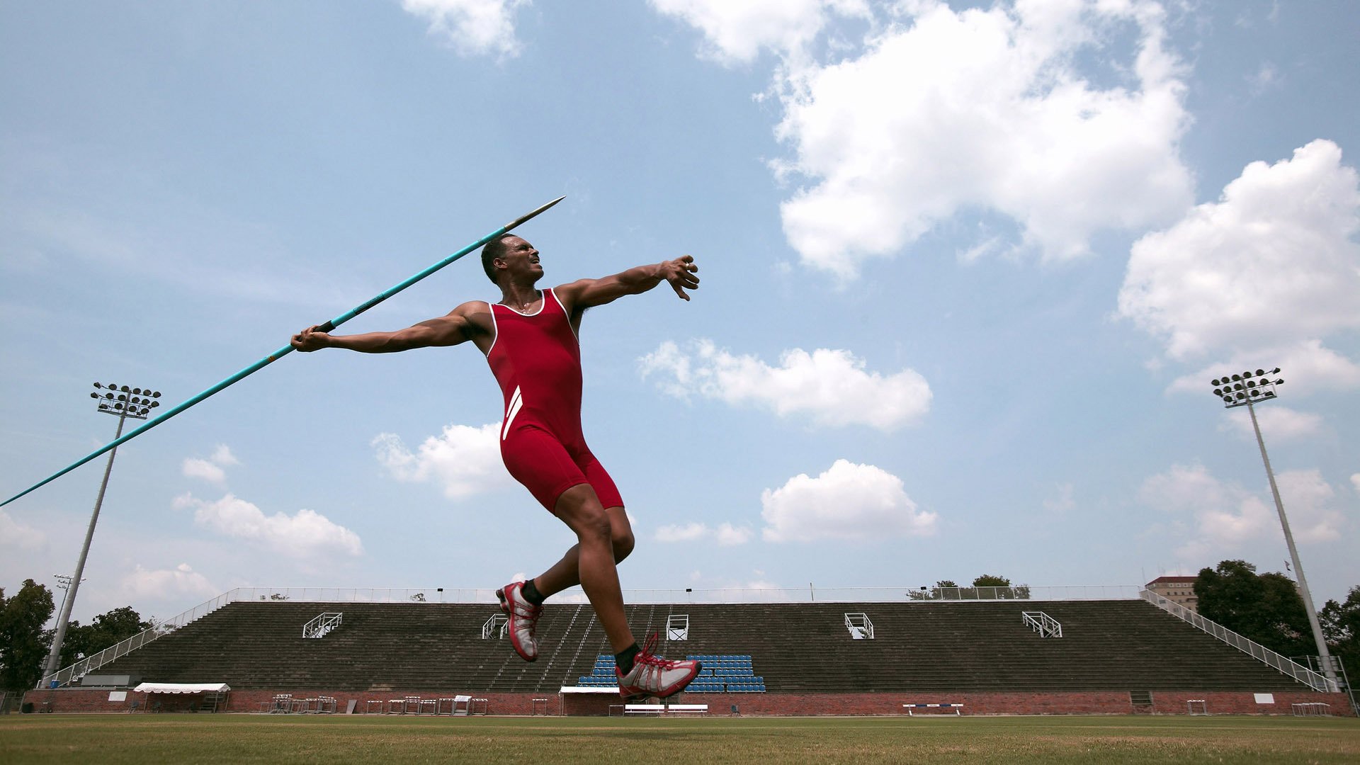 格林伍德在比赛中的冷静表现,使袋鼠队攻防转换更加高效,格林伍德速度快吗